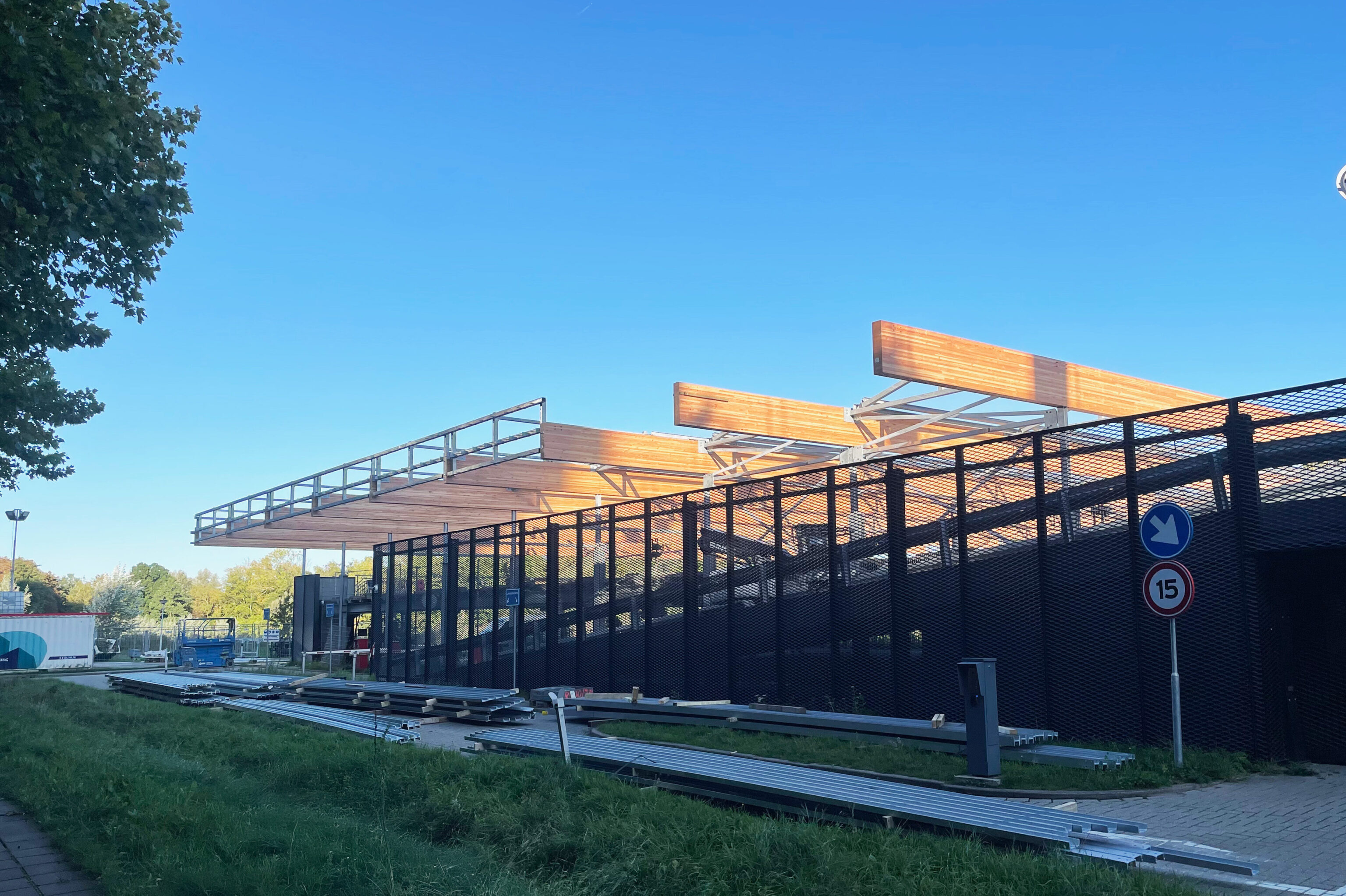 bew_PWC_250924-scaled-aspect-ratio-440-293